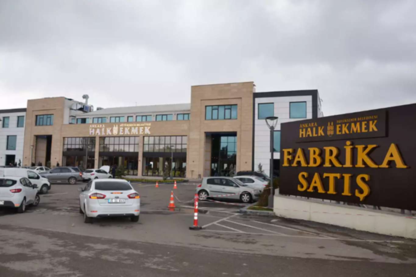 Ankara'da Halk Ekmek fiyatı arttı Ankara'da Halk Ekmek fiyatı arttı